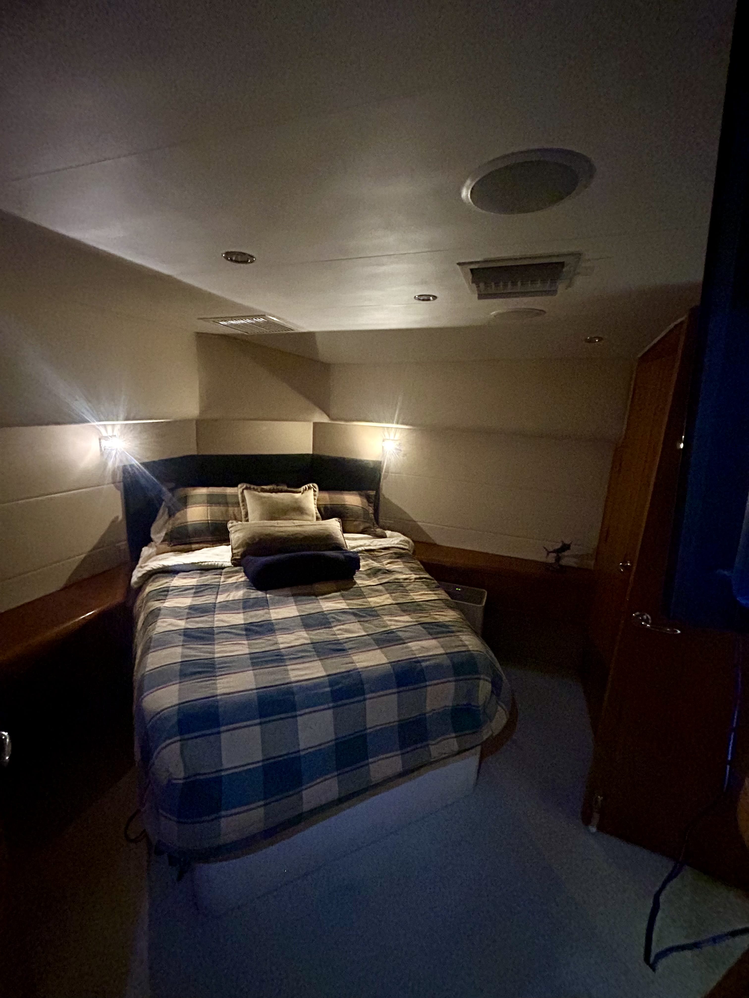 Bellagio - Cabin 1 - Luxury Deep Sea Fishing Boat
